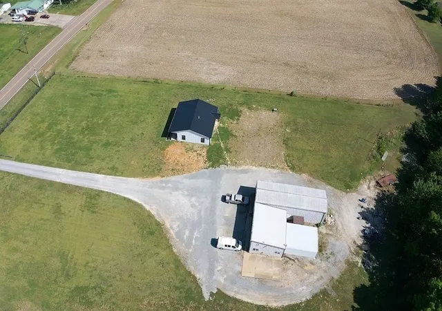 3rd image of 144 Whitlock Paris Rd, Paris, TN 38242 | MLS# 3183781