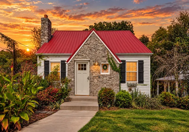 Single family home for sale at 209 Church St, Dover, TN 37058 | MLS# 3189699