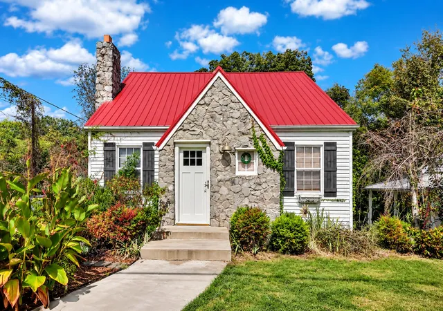 Photo 2 of Single family home for sale at 209 Church St, Dover, TN 37058 | MLS# 3189699 | Listing updated on 2026-10-05