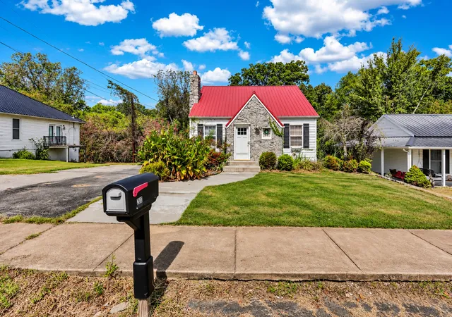 Photo 3 of Single family home for sale at 209 Church St, Dover, TN 37058 | MLS# 3189699 | Listing updated on 2026-10-05