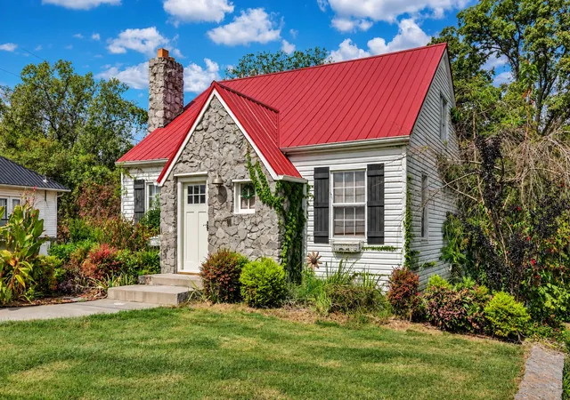 Photo 3 of Single family home for sale at 209 Church St, Dover, TN 37058 | MLS# 3189699 | Listing updated on 2026-10-19