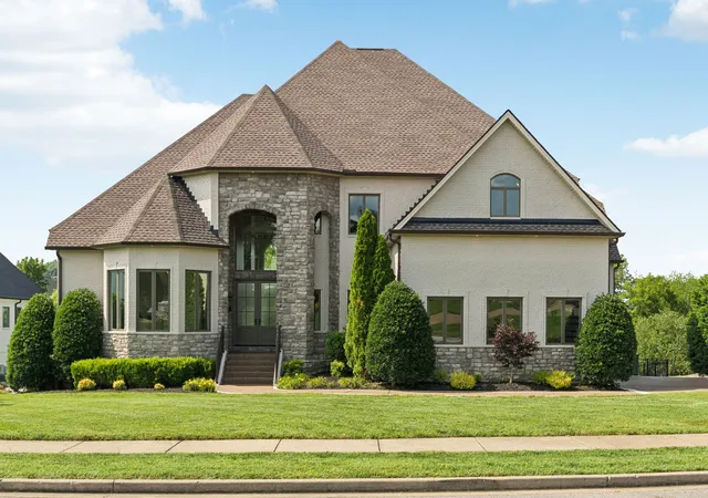 Photo 1 of Mansion for sale at 113 Tattnall Ct, Gallatin, TN 37066 | MLS# 3224272 | Listing updated on 2026-09-14