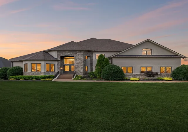 Photo 2 of Mansion for sale at 113 Tattnall Ct, Gallatin, TN 37066 | MLS# 3224272 | Listing updated on 2026-09-14