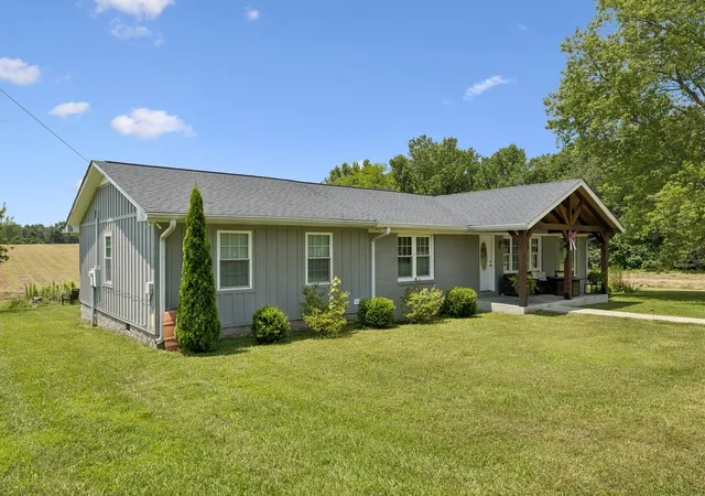 Homes for sale in Summertown, TN | 9 Caldwell Rd, Summertown, TN 38483 | MLS# 3183805