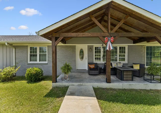 Homes for sale in Summertown, TN | 9 Caldwell Rd, Summertown, TN 38483 | MLS# 3183805