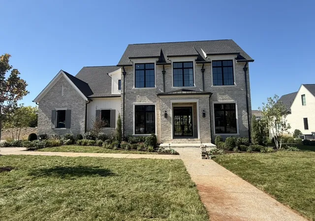 Photo 2 of Mansion for sale at 1739 Briarmont Pl, Brentwood, TN 37027 | MLS# 3262929 | Listing updated on 2026-10-08