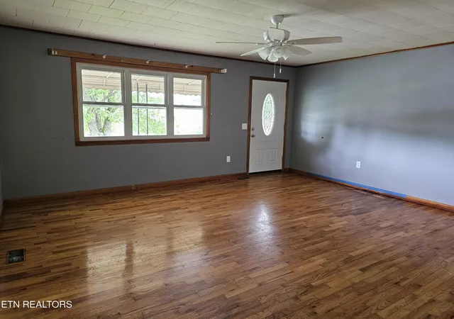 Photo 3 of Single family home for sale at 306 Wilson Hurst St, Tazewell, TN 37879 | MLS# 3528477 | Listing updated on 2026-08-28