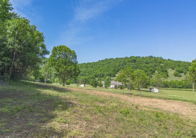 Homes for sale in Petersburg, TN | 402 Cortner Hollow Rd, Petersburg, TN 37144 | MLS# 3187011