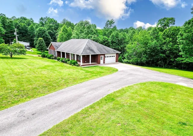 Photo 1 of Single family home for sale at 868 Arlington Ridge Rd, Erin, TN 37061 | MLS# 3220329 | Listing updated on 2026-09-05