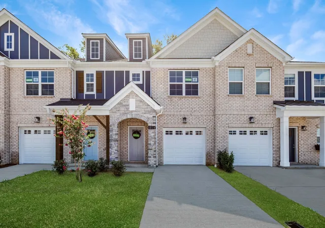 1st image of 161 Rothwood Pvt Dr, Hendersonville, TN 37075 | MLS# 3184141