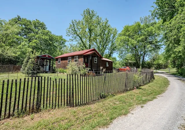 Homes for sale in Fayetteville, TN | 987 Old Elkton Pike, Fayetteville, TN 37334 | MLS# 3184225