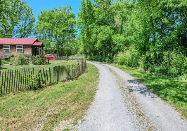 Homes for sale in Fayetteville, TN | 987 Old Elkton Pike, Fayetteville, TN 37334 | MLS# 3184225