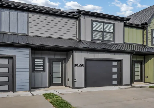 Photo 3 of Townhouse for sale at 1403 Jonathan Wade Cir, Clarksville, TN 37043 | MLS# 3184190 | Listing updated on 2026-04-29