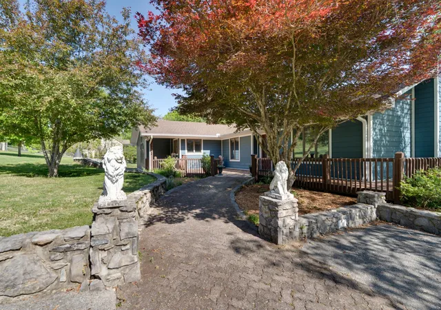 Photo 1 of Single family home for sale at 692 Tanglewood Dr, Woodbury, TN 37190 | MLS# 3184344 | Listing updated on 2026-09-13