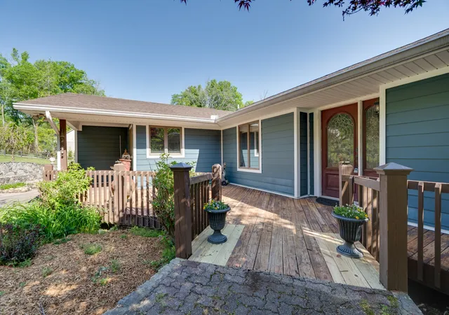 Photo 2 of Single family home for sale at 692 Tanglewood Dr, Woodbury, TN 37190 | MLS# 3184344 | Listing updated on 2026-09-13