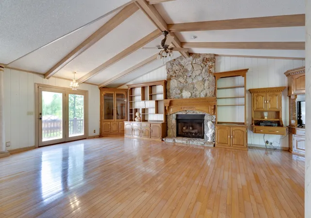 Photo 3 of Single family home for sale at 692 Tanglewood Dr, Woodbury, TN 37190 | MLS# 3184344 | Listing updated on 2026-09-13