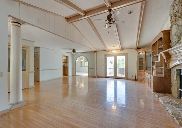 Photo 4 of Single family home for sale at 692 Tanglewood Dr, Woodbury, TN 37190 | MLS# 3184344 | Listing updated on 2026-09-13