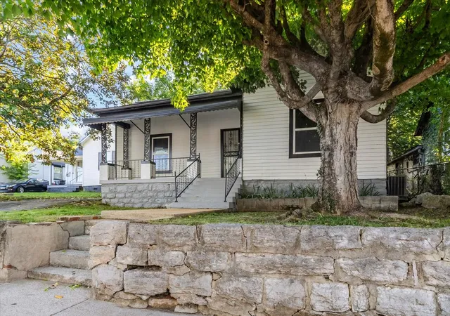 Photo 3 of Single family home for sale at 1117 S Glade St, Columbia, TN 38401 | MLS# 3213716 | Listing updated on 2026-10-01