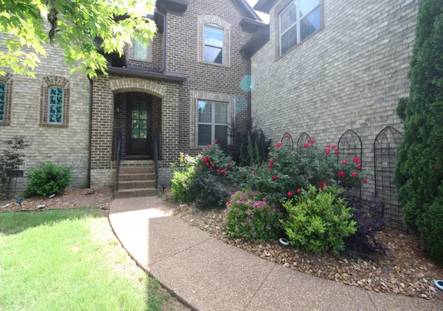 Photo 1 of Single family home for sale at 337 Crooked Crk Ln, Hendersonville, TN 37075 | MLS# 3211235 | Listing updated on 2026-08-19