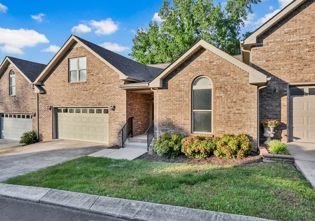 Photo 2 of Condo for sale at 445 Country Clb Ct, Clarksville, TN 37043 | MLS# 3190401 | Listing updated on 2026-09-02