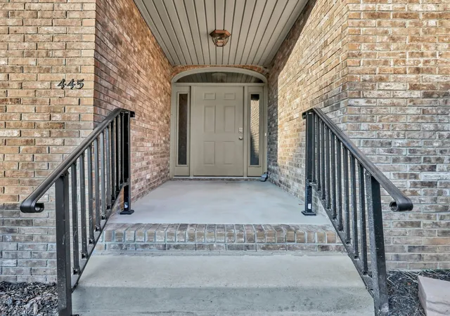 Photo 3 of Condo for sale at 445 Country Clb Ct, Clarksville, TN 37043 | MLS# 3190401 | Listing updated on 2026-09-02