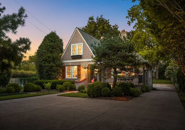 Photo 1 of Single family home for sale at 204 S Wilson Blvd, Nashville, TN 37205 | MLS# 3283643 | Listing updated on 2026-08-20