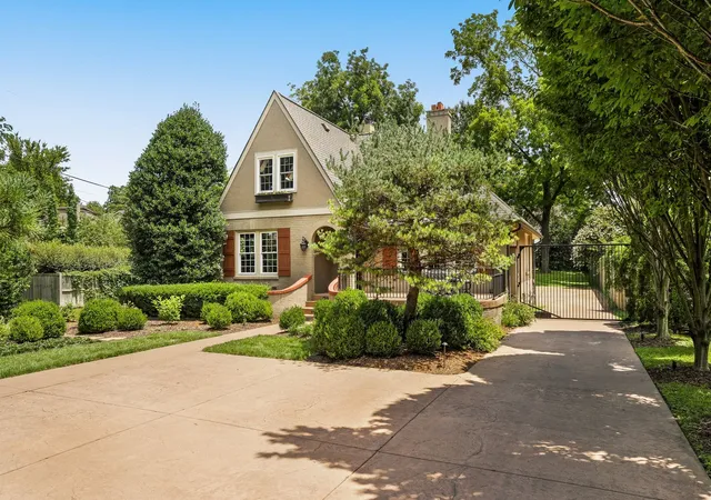 Photo 3 of Single family home for sale at 204 S Wilson Blvd, Nashville, TN 37205 | MLS# 3283643 | Listing updated on 2026-08-20