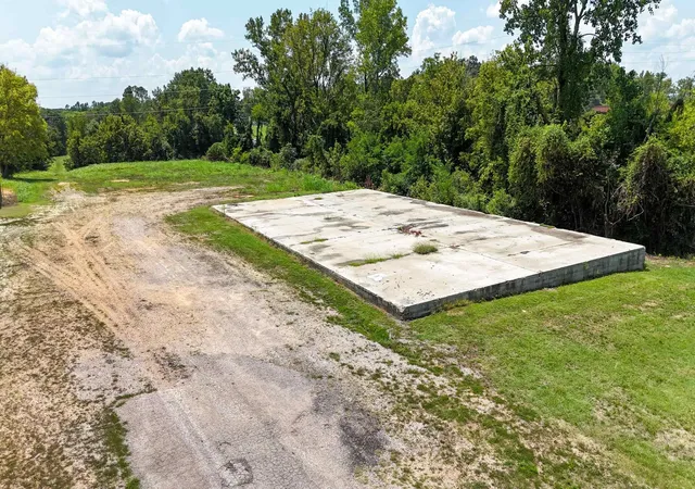 image of 665 Water St, Savannah, TN 38372 | MLS# 3184545