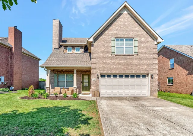Photo 1 of Single family home for sale at 400 Stratford Park Blvd, Gallatin, TN 37066 | MLS# 3184923 | Listing updated on 2026-10-16