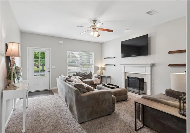 Photo 3 of Single family home for sale at 400 Stratford Park Blvd, Gallatin, TN 37066 | MLS# 3184923 | Listing updated on 2026-10-16