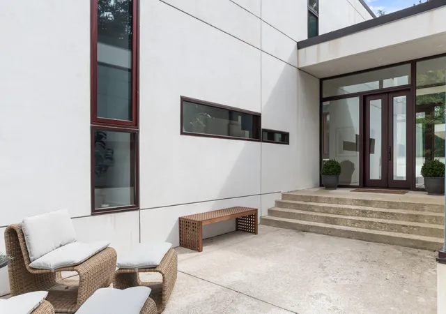 Photo 3 of Single family home for sale at 6204 Hillsboro Pike, Nashville, TN 37215 | MLS# 3612451 | Listing updated on 2026-10-08