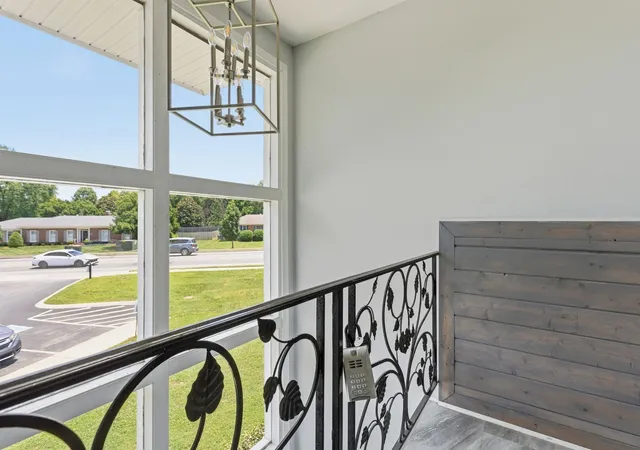 Homes for sale in Franklin, TN | 613 Hillsboro Rd, Franklin, TN 37064 | Houzeo