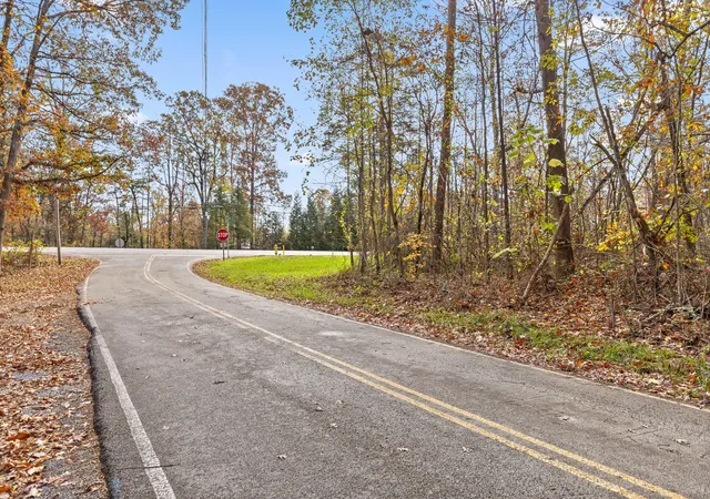 Homes for sale in Signal Mountain, TN | 612 Miles Road, Signal Mountain, TN 37377 | MLS# 3259772