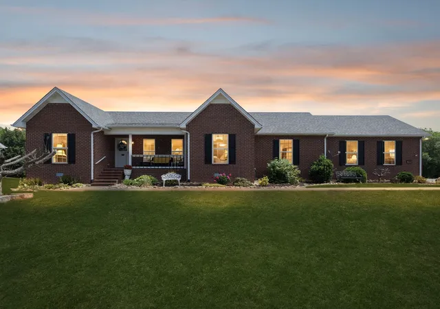 1st image of 605 Meadowlark Dr, Shelbyville, TN 37160 | MLS# 3184756