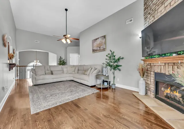 Photo 4 of Single family home for sale at 1729 Double R Blvd, Clarksville, TN 37042 | MLS# 3184706 | Listing updated on 2026-09-27