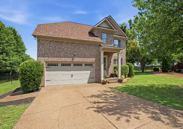 1st image of 105 Porter Ct, Hendersonville, TN 37075 | MLS# 3187103