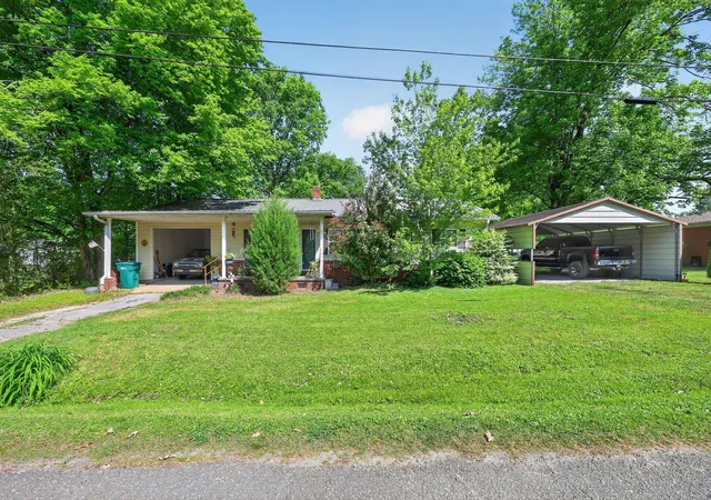 Homes for sale in Huntingdon, TN | 285 Jones St, Huntingdon, TN 38344 | MLS# 3184846