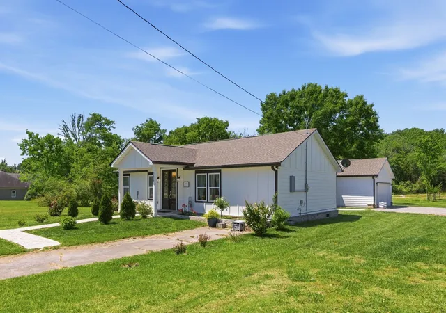 Photo 4 of Single family home for sale at 3530 Earhart Rd, Mount Juliet, TN 37122 | MLS# 3191701 | Listing updated on 2026-10-30