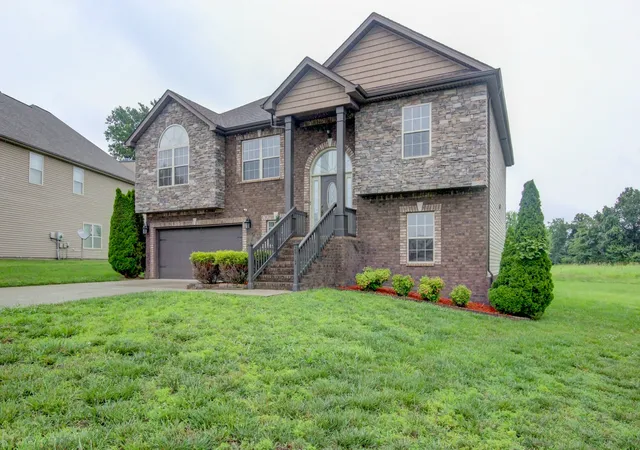 1st image of 2937 Mcmanus Cir, Clarksville, TN 37042 | MLS# 3185007