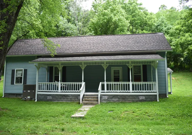 Homes for sale in Pleasant Shade, TN | 86 Dog Branch Rd S, Pleasant Shade, TN 37145 | MLS# 3233509