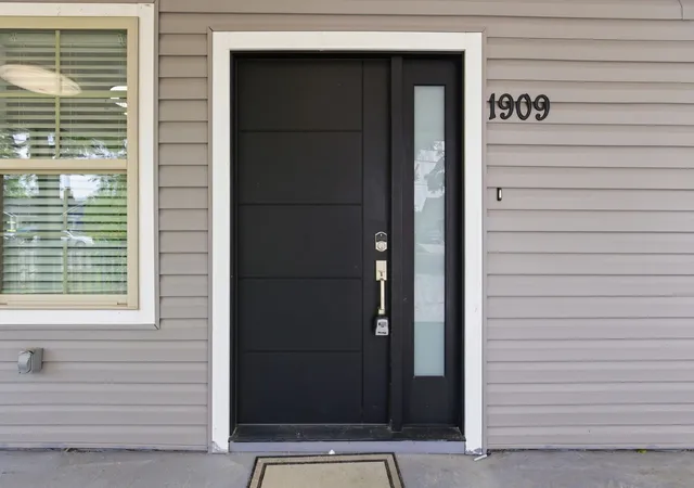Photo 3 of Single family home for sale at 1909 Heiman St, Nashville, TN 37208 | MLS# 3185134 | Listing updated on 2026-07-10