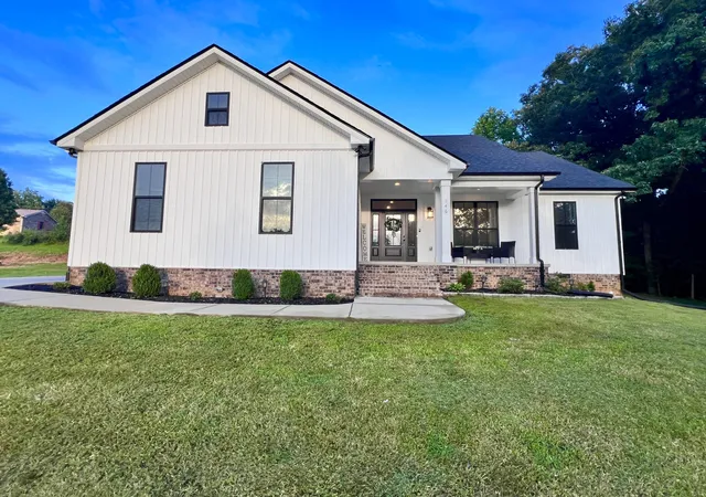 Homes for sale in Dover, TN | 146 Shane Lee Cir, Dover, TN 37058 | MLS# 3269698