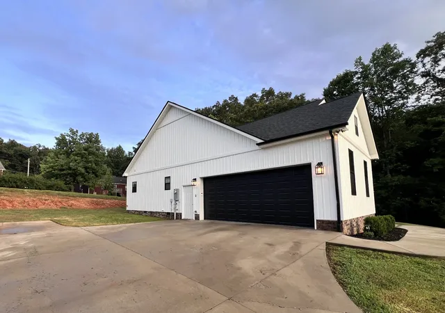 Homes for sale in Dover, TN | 146 Shane Lee Cir, Dover, TN 37058 | MLS# 3269698