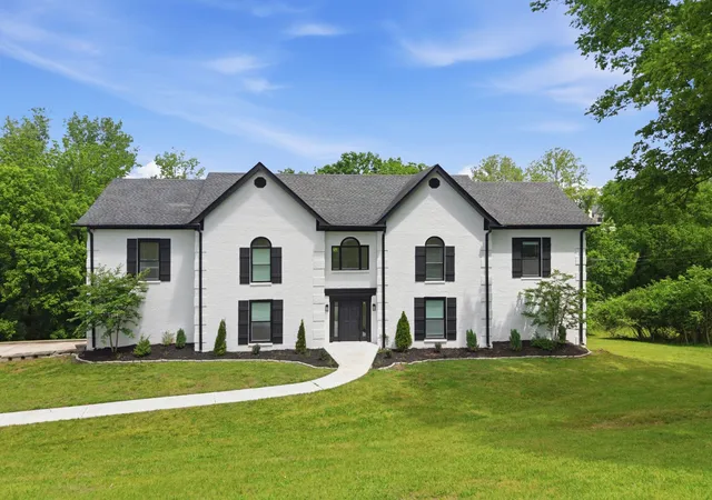 Homes for sale in Hendersonville, TN | 527 Cumberland Hills Dr, Hendersonville, TN 37075 | MLS# 3185327