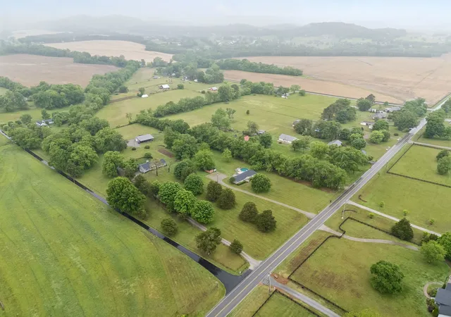 Photo 3 of Single family home for sale at 1503 Coleman Rd, Franklin, TN 37064 | MLS# 3297940 | Listing updated on 2026-10-23