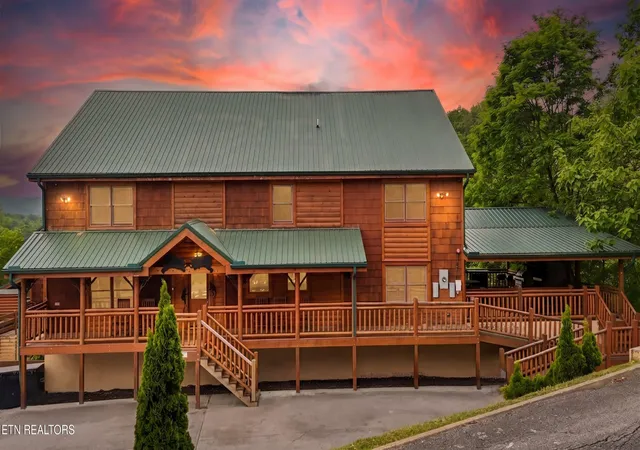 Photo 1 of Mansion for sale at 1935 Blackthorn Tr, Sevierville, TN 37876 | MLS# 3193088 | Listing updated on 2026-10-02