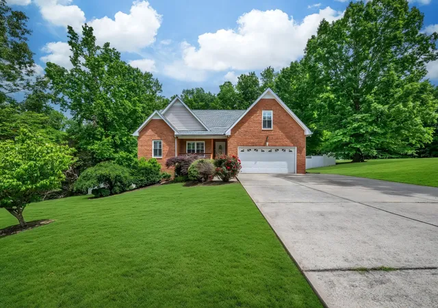 Homes for sale in Dickson, TN | 206 Eastwood Dr #A, Dickson, TN 37055 | MLS# 3186194