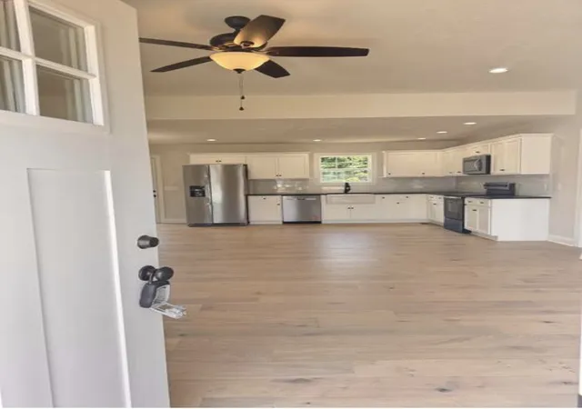 2nd image of 329 Fairview Dr, Hopkinsville, KY 42240 | MLS# 3185841