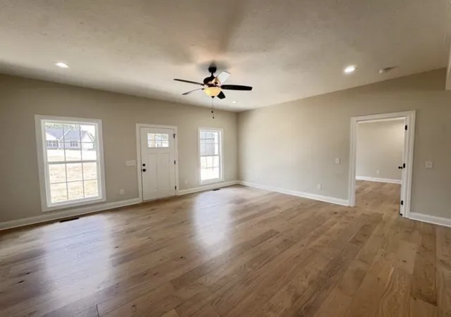 4th image of 329 Fairview Dr, Hopkinsville, KY 42240 | MLS# 3185841
