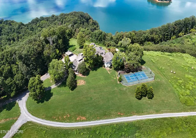 Homes for sale in Morristown, TN | 2414 Starboard Crest Rd, Morristown, TN 37814 | MLS# 3186000